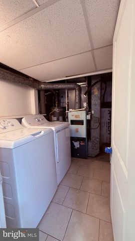 24 VISTA RD, Hamilton, NJ 08690