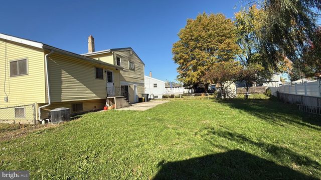 24 VISTA RD, Hamilton, NJ 08690