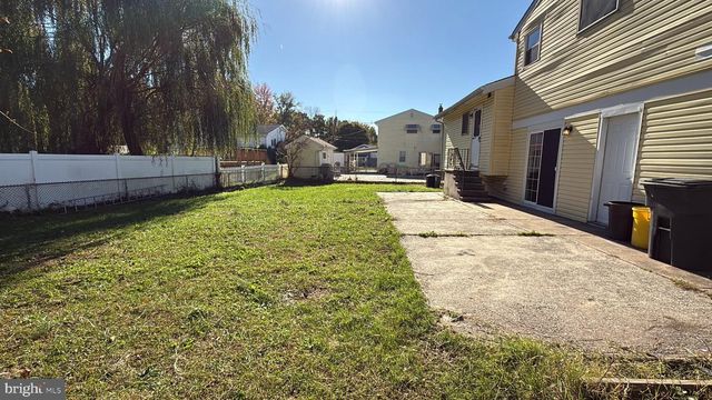 24 VISTA RD, Hamilton, NJ 08690