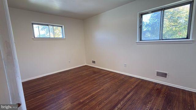 24 VISTA RD, Hamilton, NJ 08690