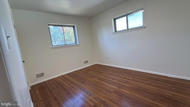 24 VISTA RD, Hamilton, NJ 08690