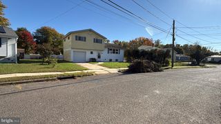 24 VISTA RD, Hamilton, NJ 08690