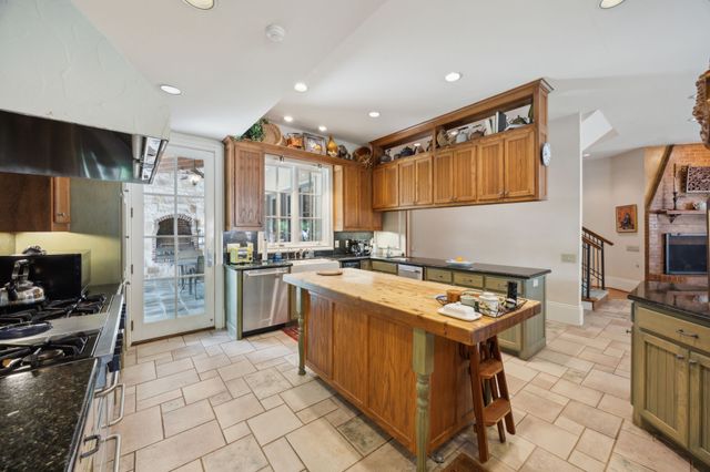 6707 Meadow Road, Dallas, TX 75230