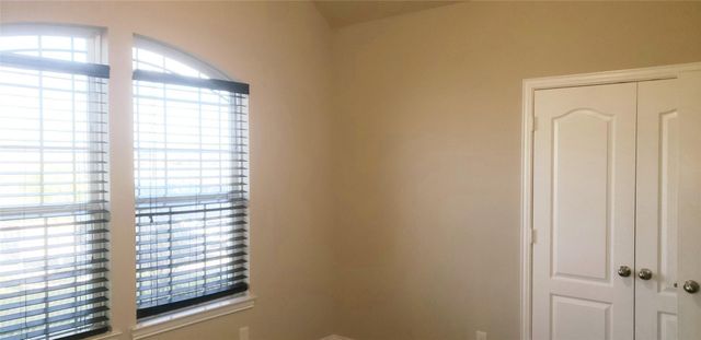 8723 W Crescent Lake Circle, Baytown, TX 77521