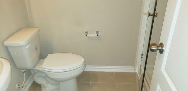 8723 W Crescent Lake Circle, Baytown, TX 77521