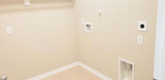 8723 W Crescent Lake Circle, Baytown, TX 77521