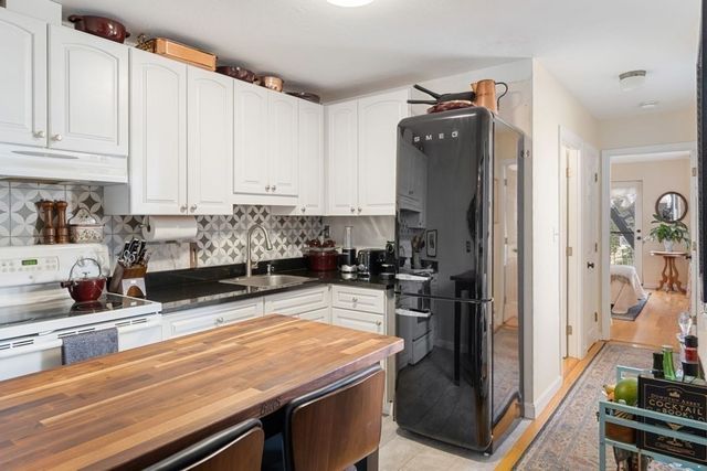 9 Hancock Street 4, Boston, MA 02114