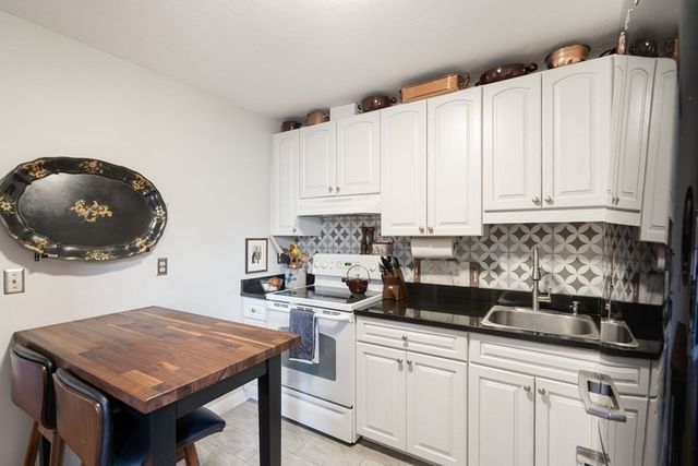 9 Hancock Street 4, Boston, MA 02114