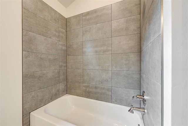 2405 Crystal Creek Drive, Yukon, OK 73099