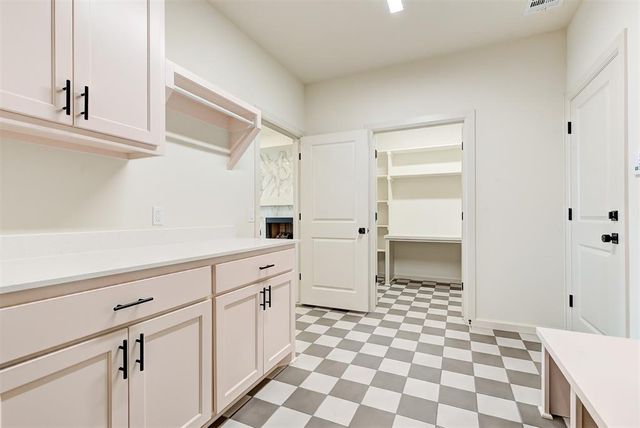 2405 Crystal Creek Drive, Yukon, OK 73099