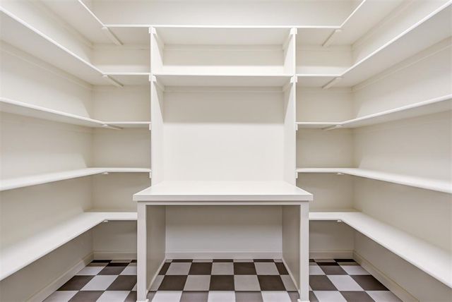 2405 Crystal Creek Drive, Yukon, OK 73099