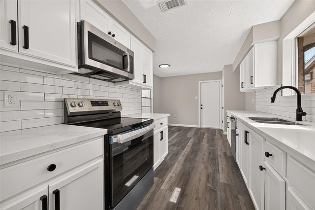 15718 Wingdale Drive, Houston, TX 77082