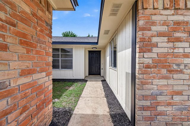 15718 Wingdale Drive, Houston, TX 77082
