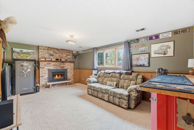 819 Johnson St, Anoka, MN 55303