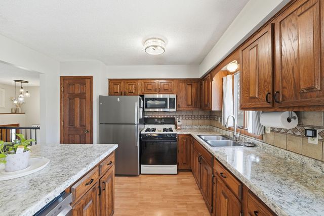 819 Johnson St, Anoka, MN 55303