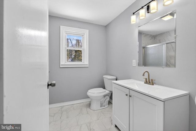 5 CHARLES AVE, Blackwood, NJ 08012