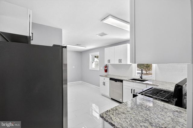 5 CHARLES AVE, Blackwood, NJ 08012