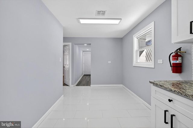 5 CHARLES AVE, Blackwood, NJ 08012