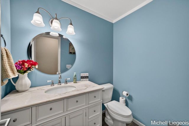 3325 S Riverwood Drive, Twin Lake, MI 49457