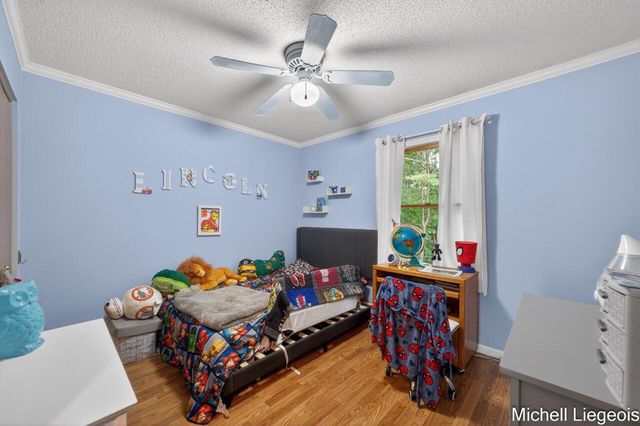 3325 S Riverwood Drive, Twin Lake, MI 49457