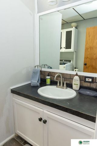 901 N Platte Avenue, York, NE 68467