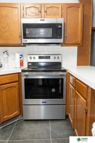 901 N Platte Avenue, York, NE 68467