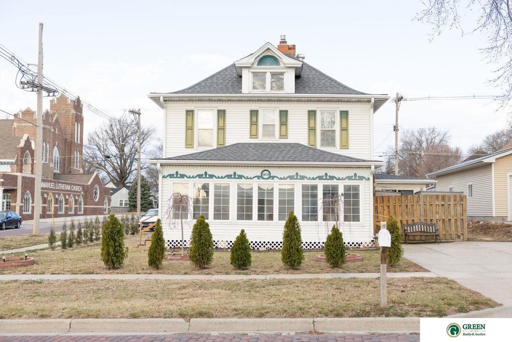 901 N Platte Avenue, York, NE 68467