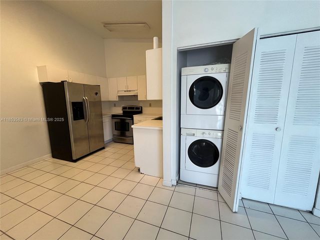 7611 SW 153rd Ct 203, Miami, FL 33193