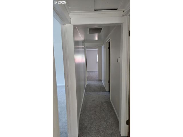 47861 COMMERCIAL St, Oakridge, OR 97463