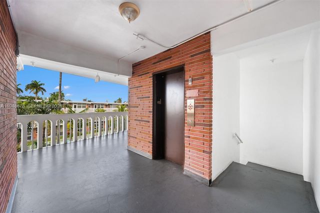 141 NE 10th Ave 26C, Hallandale Beach, FL 33009