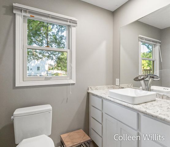 421 W Chadwick Drive, Laketon Twp, MI 49445