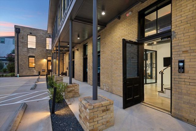 1719 Houston Avenue, Houston, TX 77007