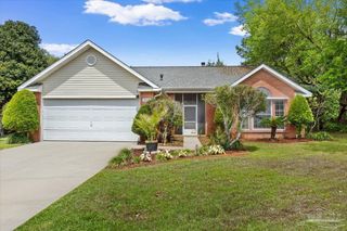 806 Linda Dr, Mary Esther, FL 32569
