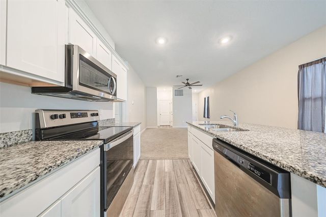 35210 DAISY MEADOW LOOP, Zephyrhills, FL 33541