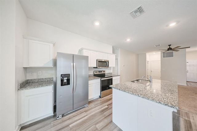 35210 DAISY MEADOW LOOP, Zephyrhills, FL 33541