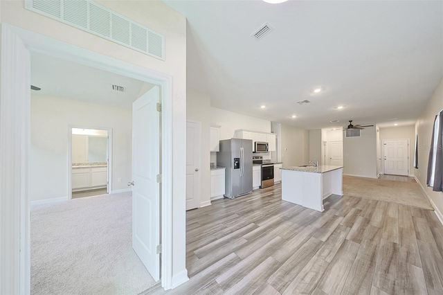 35210 DAISY MEADOW LOOP, Zephyrhills, FL 33541