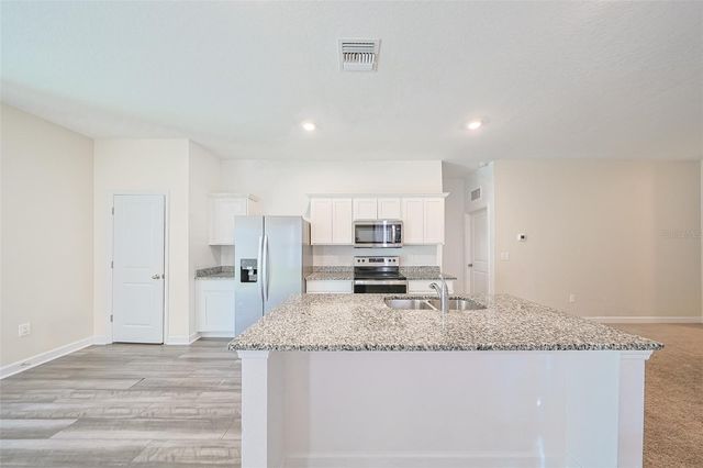 35210 DAISY MEADOW LOOP, Zephyrhills, FL 33541