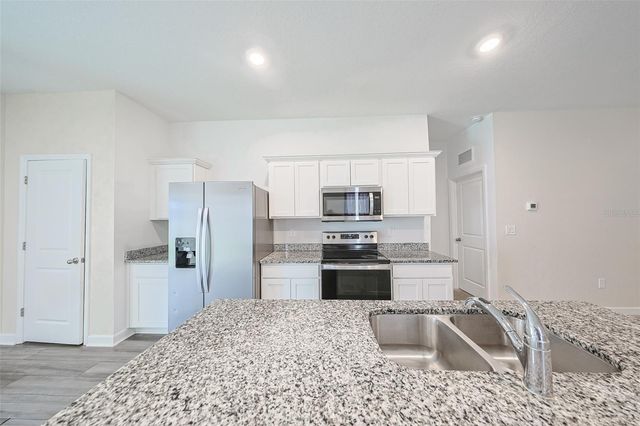 35210 DAISY MEADOW LOOP, Zephyrhills, FL 33541