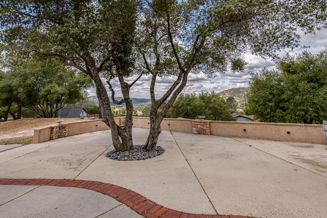 29395 Revis Road, Coarsegold, CA 93614