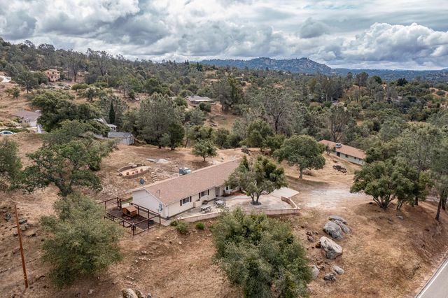 29395 Revis Road, Coarsegold, CA 93614