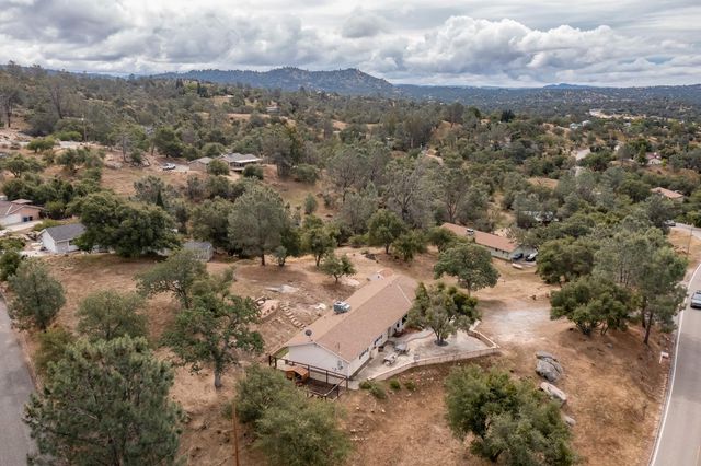 29395 Revis Road, Coarsegold, CA 93614
