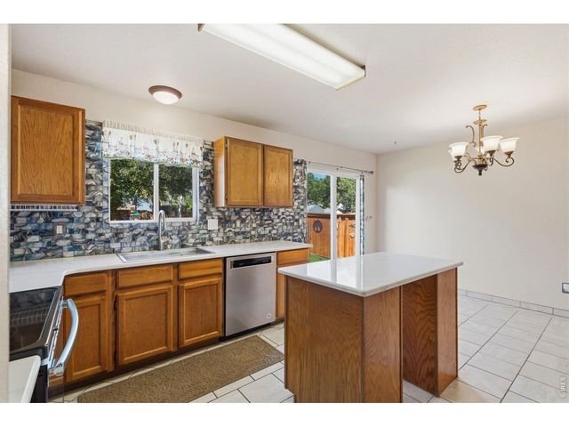 363 Sunmountain Dr, Loveland, CO 80538