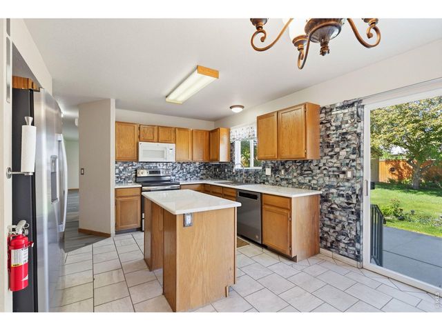 363 Sunmountain Dr, Loveland, CO 80538