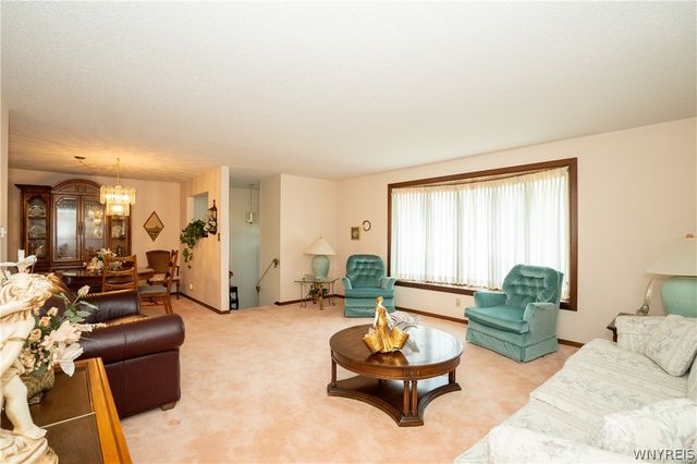 17 Mayberry Drive East, Cheektowaga, NY 14227