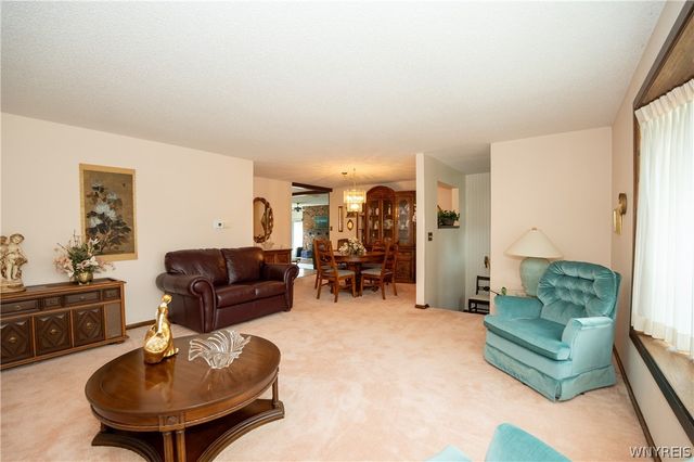 17 Mayberry Drive East, Cheektowaga, NY 14227