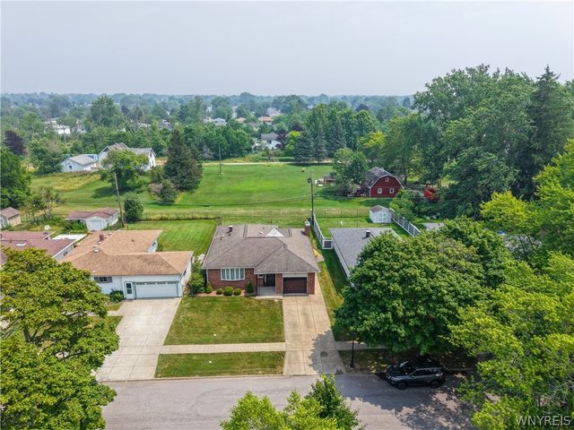 17 Mayberry Drive East, Cheektowaga, NY 14227