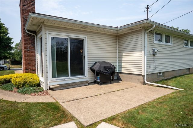 17 Mayberry Drive East, Cheektowaga, NY 14227