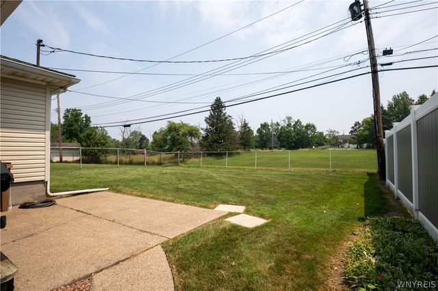 17 Mayberry Drive East, Cheektowaga, NY 14227