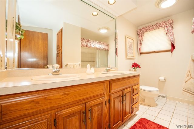 17 Mayberry Drive East, Cheektowaga, NY 14227