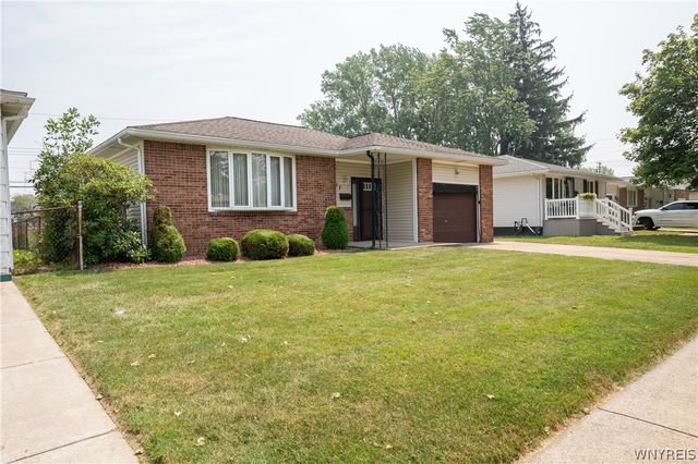 17 Mayberry Drive East, Cheektowaga, NY 14227